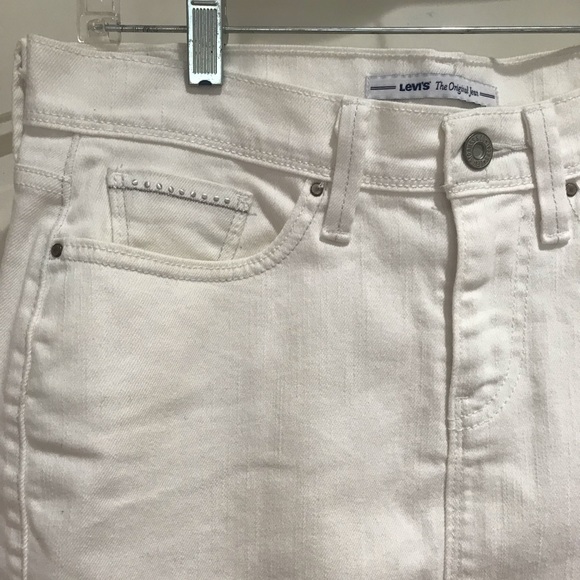 Levi’s White Denim Skirt - Picture 3 of 7